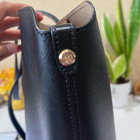 MCM BLACK SAFFIANO LEATHER TOTE WITH POUCH - Picture 7 of 16